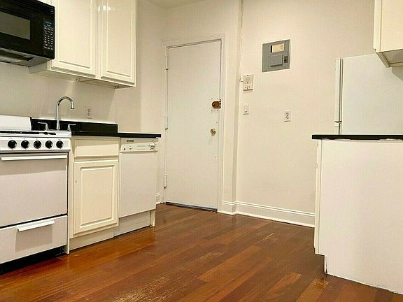 2nd image of 222 Thompson St #3D