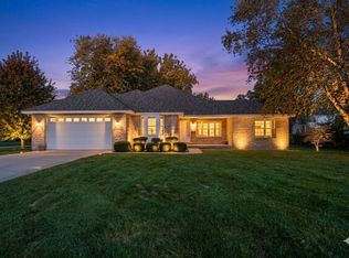 1617 Southlawn Pl, Aurora, IL 60506