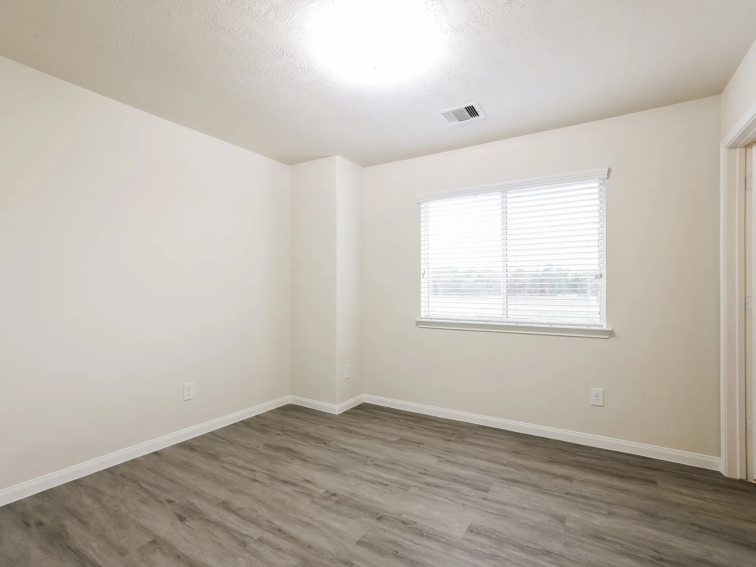 Bavaria Townhomes — Photo 2