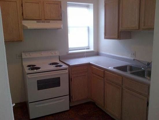 2nd image of 6811 S Paxton Ave APT 3