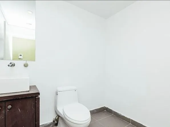 96 Woodpoint Road image 16 of 23