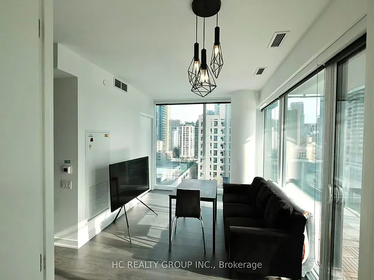 3 Gloucester St #809 — Photo 12
