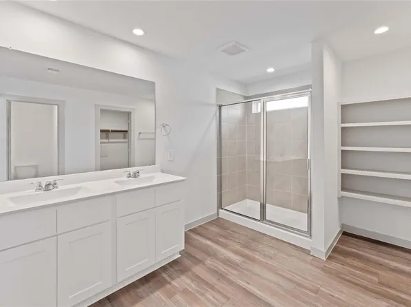 1026 Great Barracuda Ln, Alvin, TX 77511