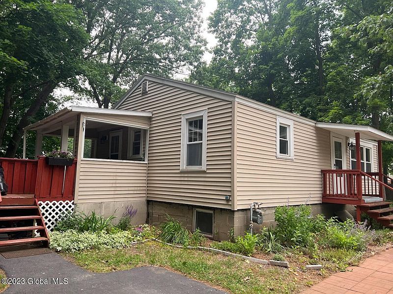 2nd image of 31 Hunt Avenue