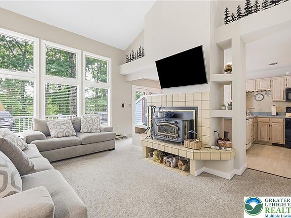 5th image of 76 Laurelwoods Dr