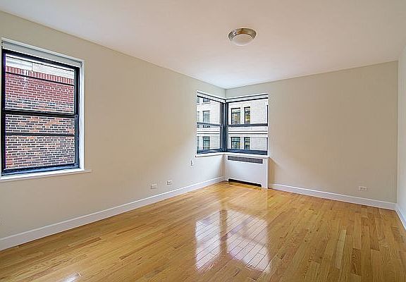 5th image of 8 Gramercy Park S APT 5A