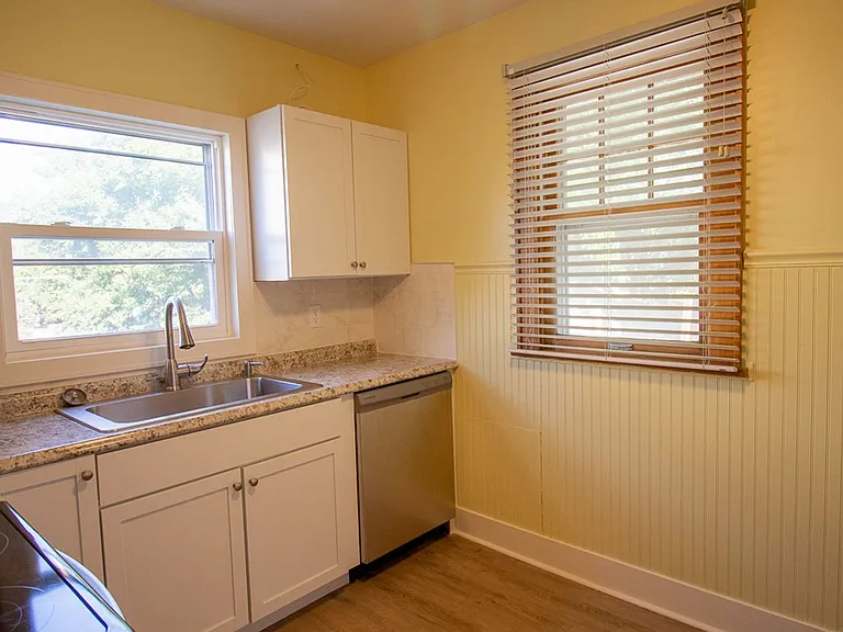 5404 Pacific St — Photo 12