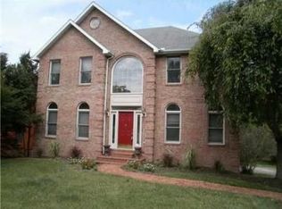 220 Woodbridge Dr, Charleston, WV 25311