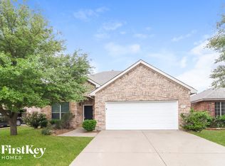 605 Denali Dr, Arlington, TX 76002