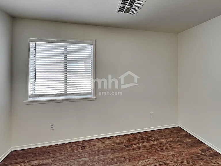 2919 S 71st Dr — Photo 20