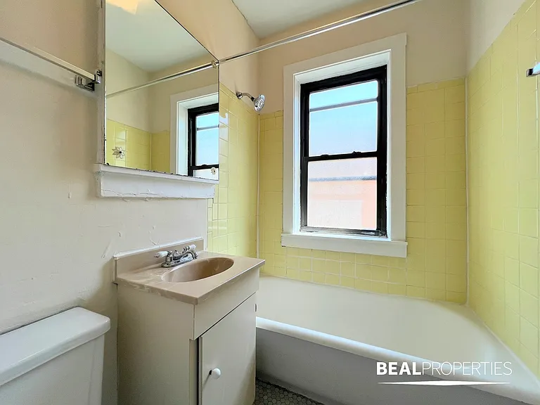2948 N Seminary Ave #1 — Photo 10