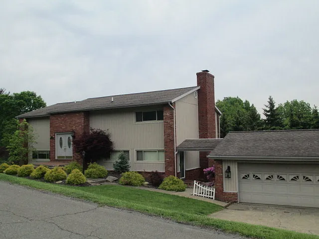 322 Oakmont Road photo 1