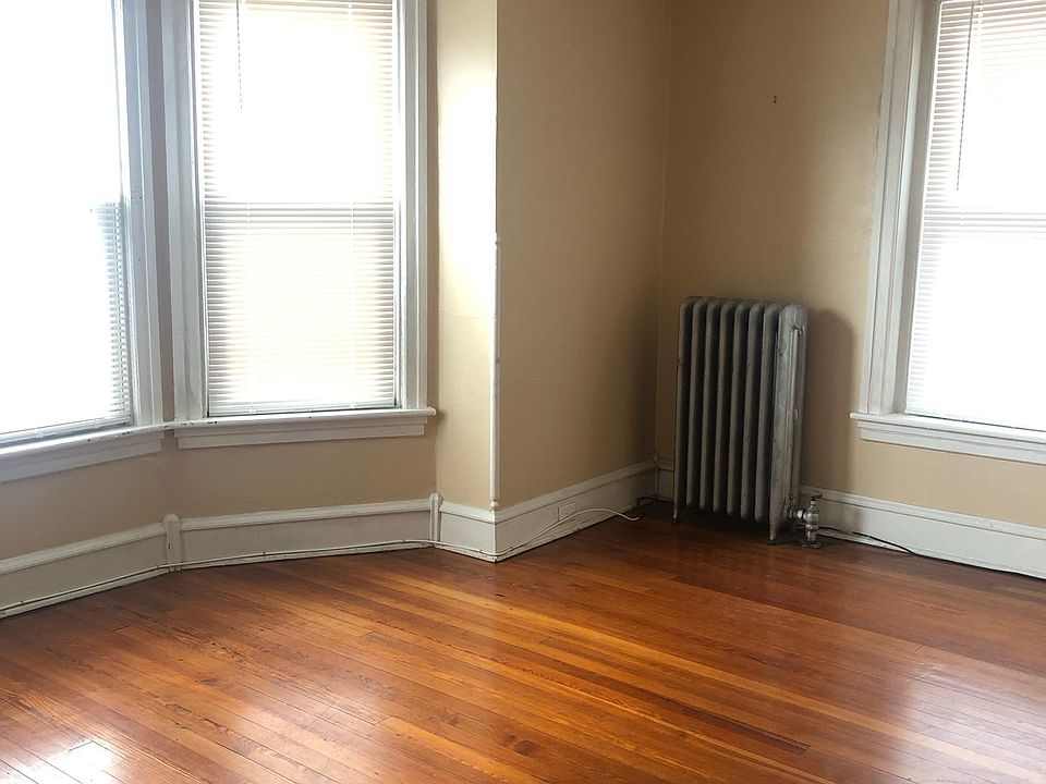 1st image of 622 West Broad St