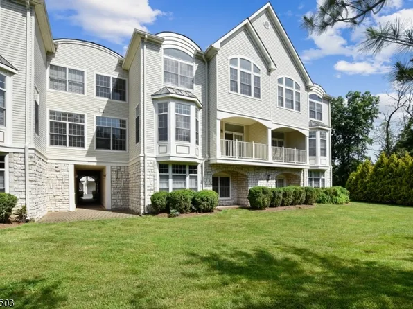 210 Edmonton Ct, Livingston, NJ 07039
