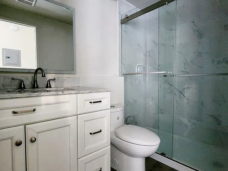 542 Glenrock Ave — Photo 4