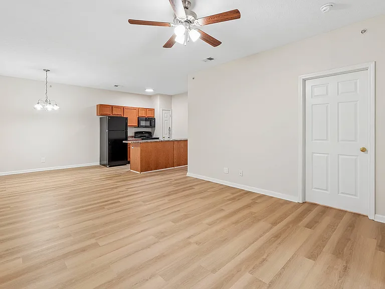 Orchard Hills Apartments — Photo 21