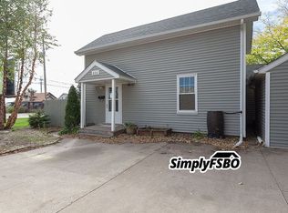 820 S Birchwood Ave, Davenport, IA 52802