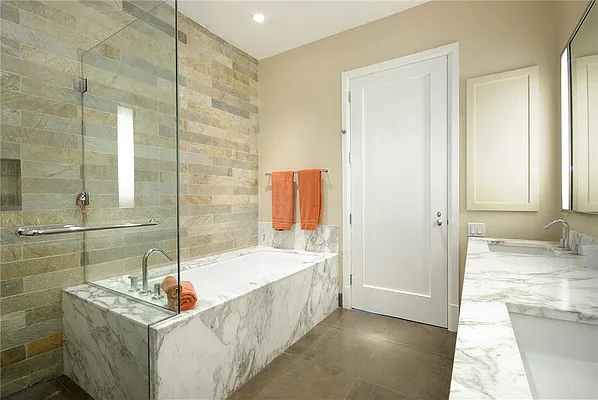 Sold by Warburg | media 3