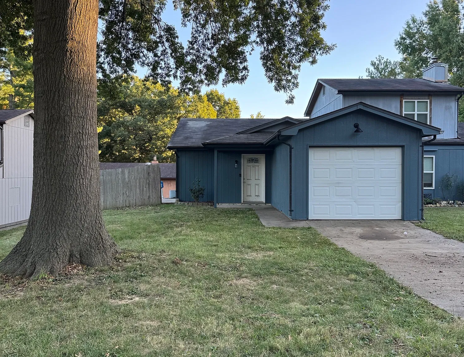 2 bed, 1100 sqft, $1,200 — Photo 1