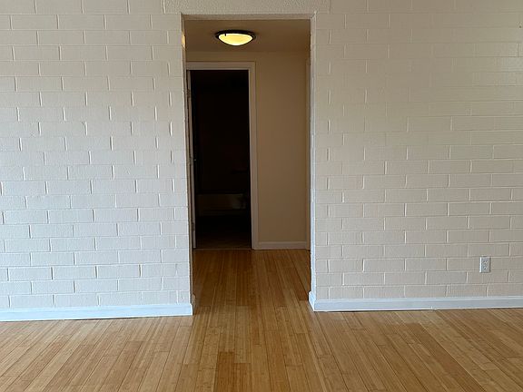 5th image of 2106 Kanawha Blvd E APT 418