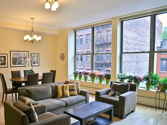 Sold by Sotheby's International Realty | media 13