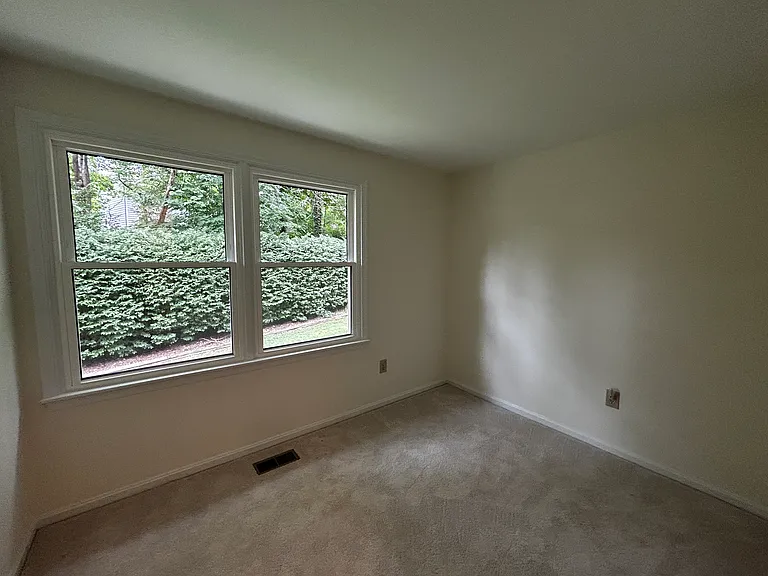 10806 Oldfield Dr — Photo 12