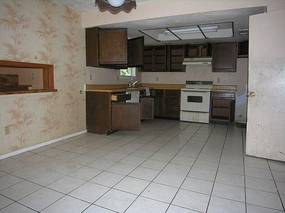 2nd image of 7723 Westbank Ave