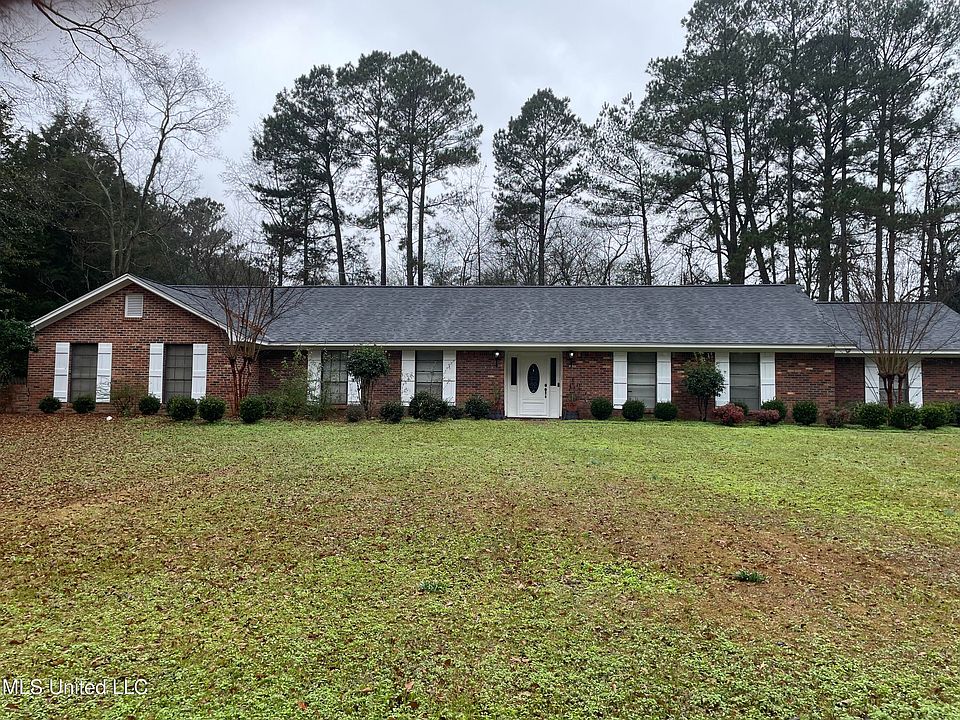 1st image of 522 Kennedy Dr NW