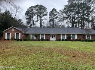 522 Kennedy Dr NW, Magee, MS 39111