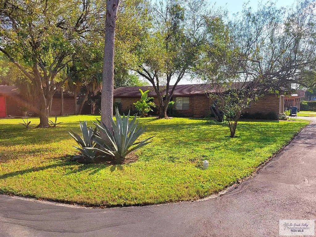 2 bed, 2.0 bath, 1358 sqft, $1,775 — Photo 2