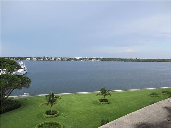 2nd image of 134 Lakeshore Dr APT 613