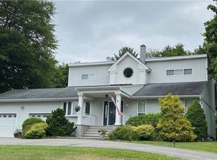 36 Iroquois Ave, Palisades, NY 10964