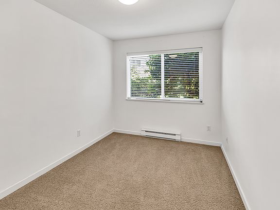 5th image of 2038 Sandalwood Cres #108