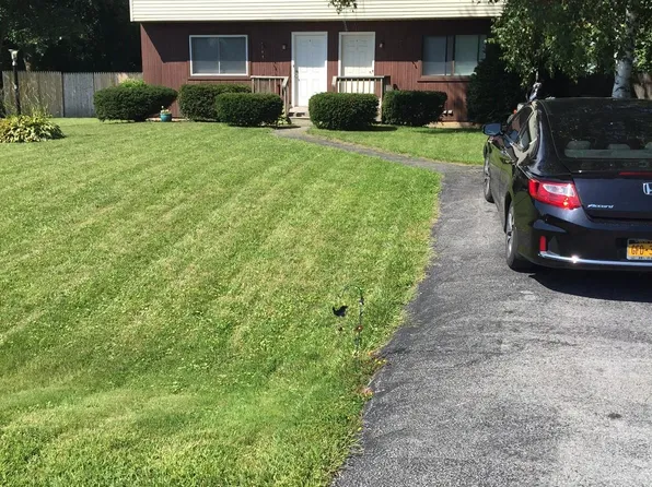 17 Harvest Way, Waterford, NY 12188