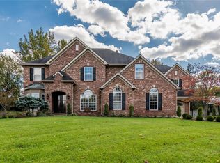 6 Bon Hills Dr, Saint Louis, MO 63132