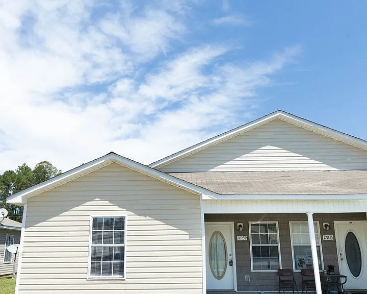 17239 Avondale Cir — Photo 19