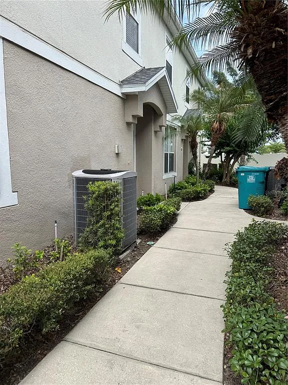 2 bed, 2.0 bath, 1200 sqft, $2,050 — Photo 4
