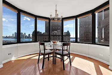 Rented by R New York