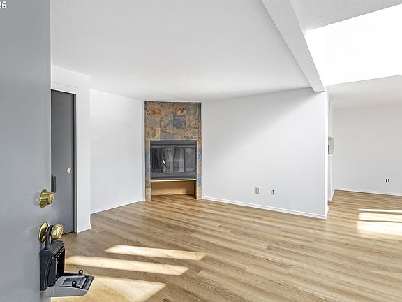 4th image of 3676 Spring Ln