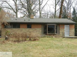 5560 Woodville Rd, Haslett, MI 48840