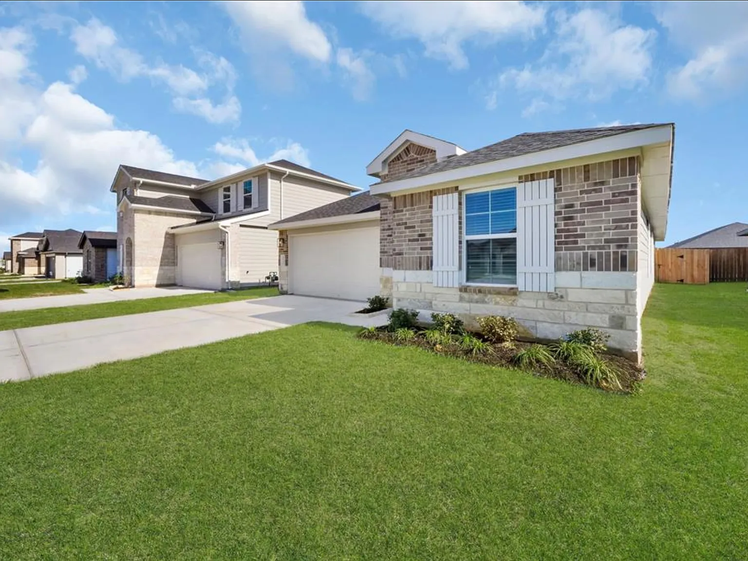 3 bed, 1595 sqft, $2,100 — Photo 2