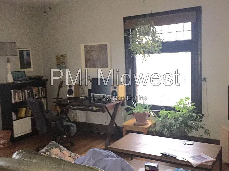 103 E 9th St #32 — Photo 2