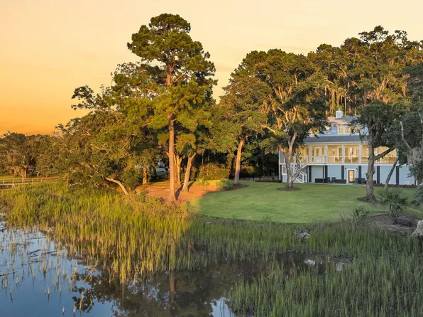 1358 Polly Point Rd, Wadmalaw Island, SC 29487