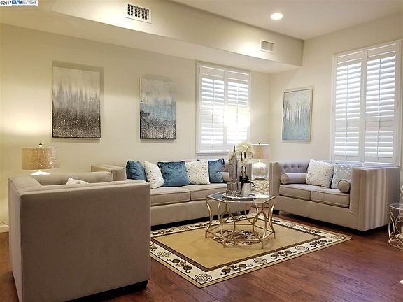 4th image of 242 San Antonio Pl