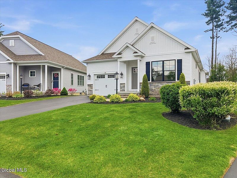 3rd image of 43 Bradley Circle