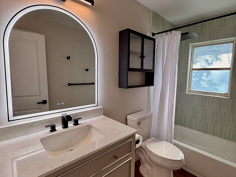 421 6th Ave NE #B — Photo 11
