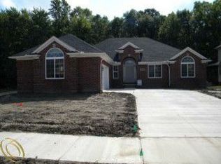 20738 Vesper Dr, Macomb, MI 48044