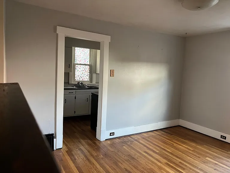 616 Peebles St — Photo 6