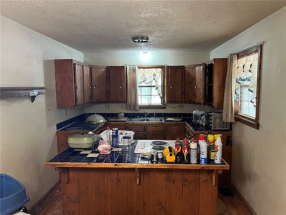 5th image of 10185 Jackson Ln