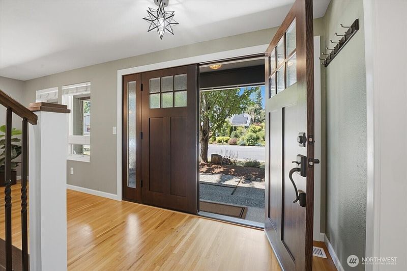 4th image of 6220 145th Avenue NE
